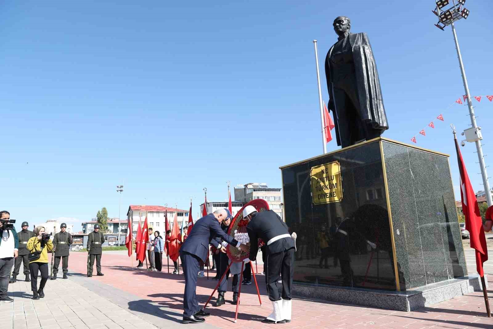 Muş’ta Cumhuriyet’in 102. yılı kutlamaları başladı