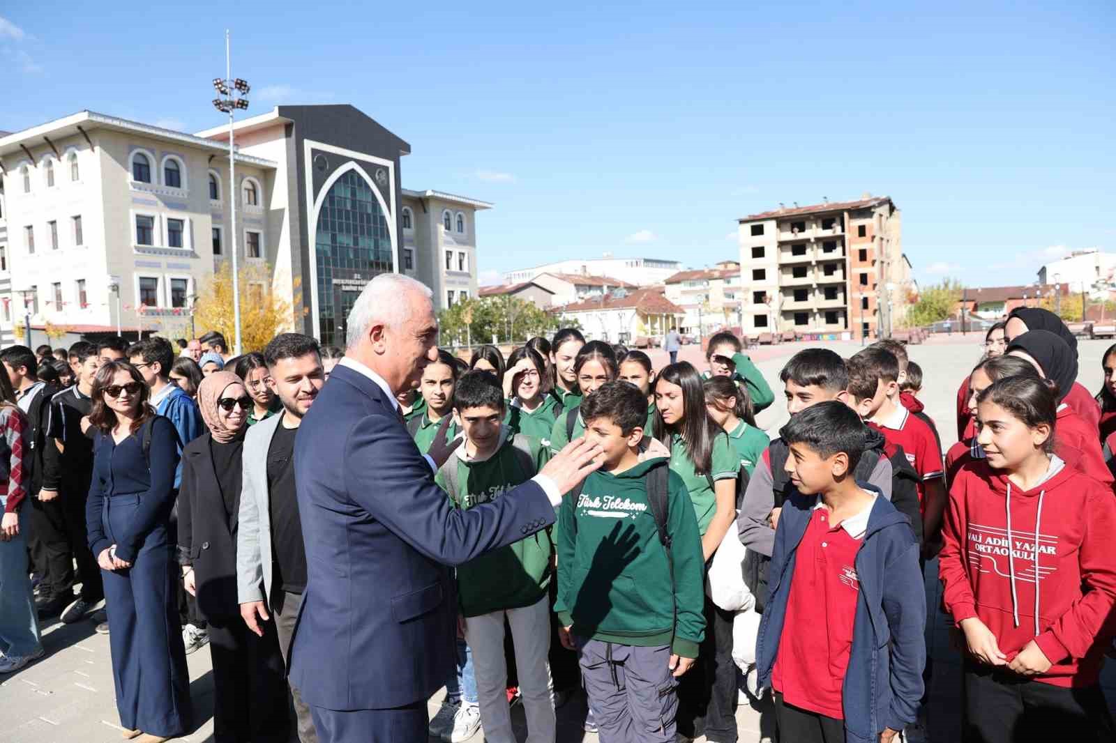 Muş’ta Cumhuriyet’in 102. yılı kutlamaları başladı