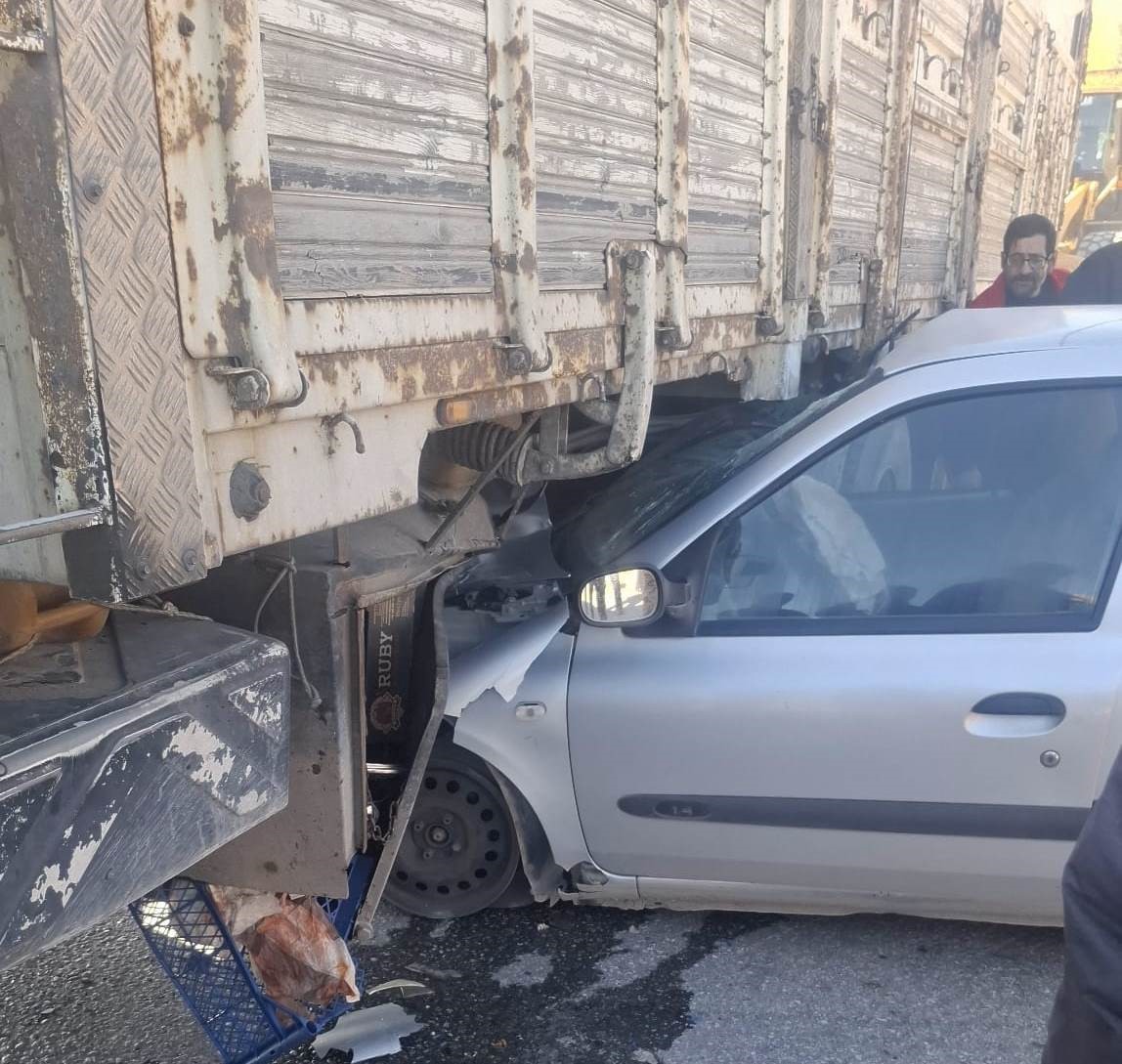 Ahlat'ta trafik kazası: 4 kişi yaralandı (İHA)