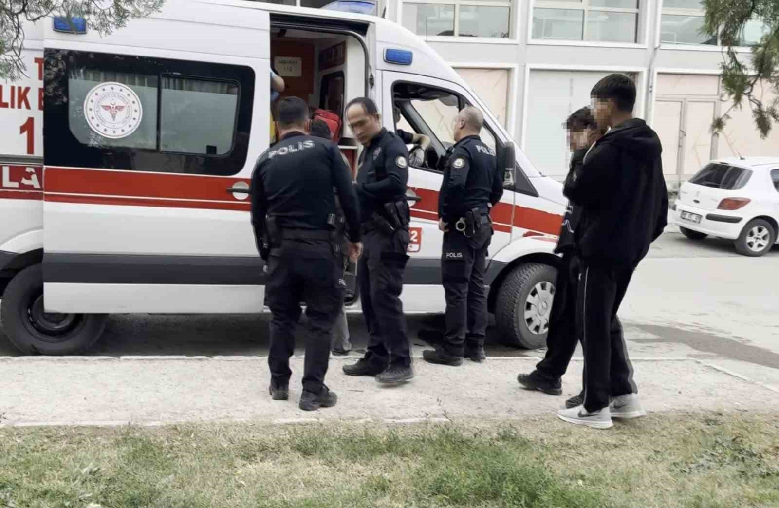 Okul çıkışı parkta bıçaklı kavga: 2 çocuk bıçaklanarak yaralandı