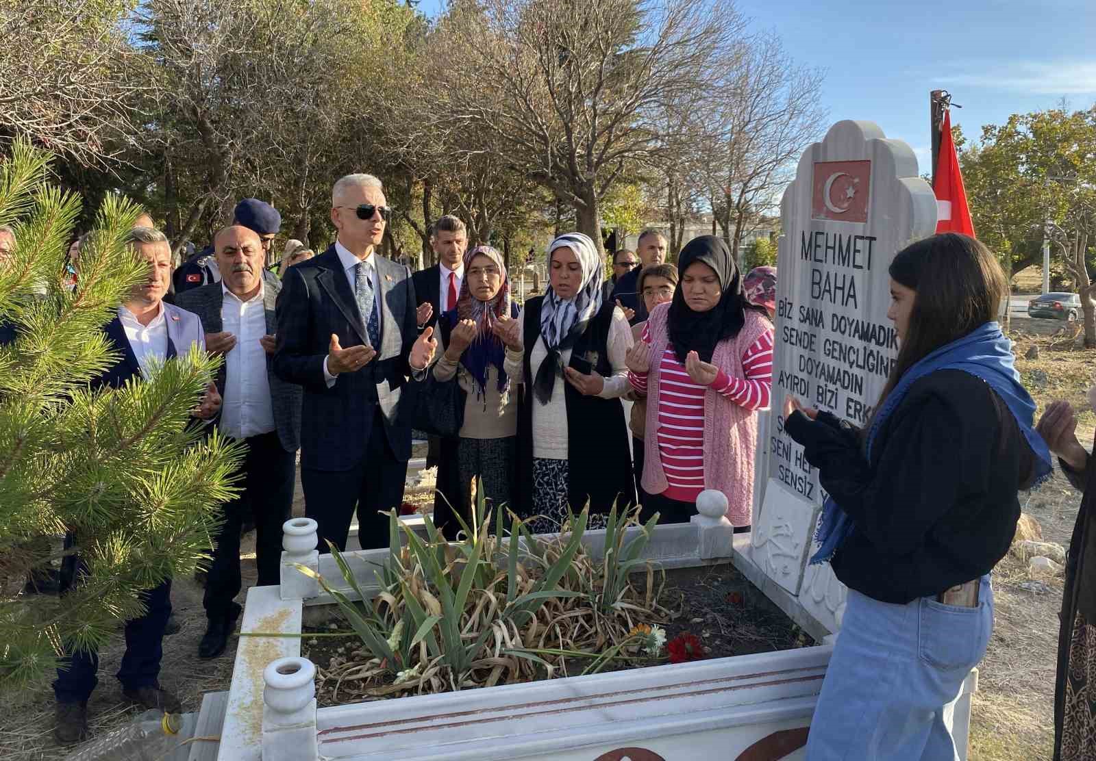 Ermenek’teki maden faciasında hayatını kaybeden işçiler mezarları başında anıldı