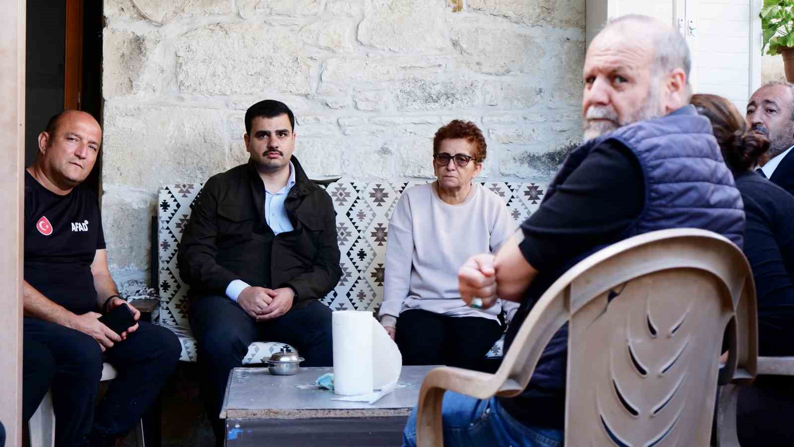 AK Parti Genel Sekreteri İnan, Foça’da selden etkilenen mahalleleri ziyaret etti: "Mağduriyetlerin giderilmesi için gerekli çalışmalar yapılacak"