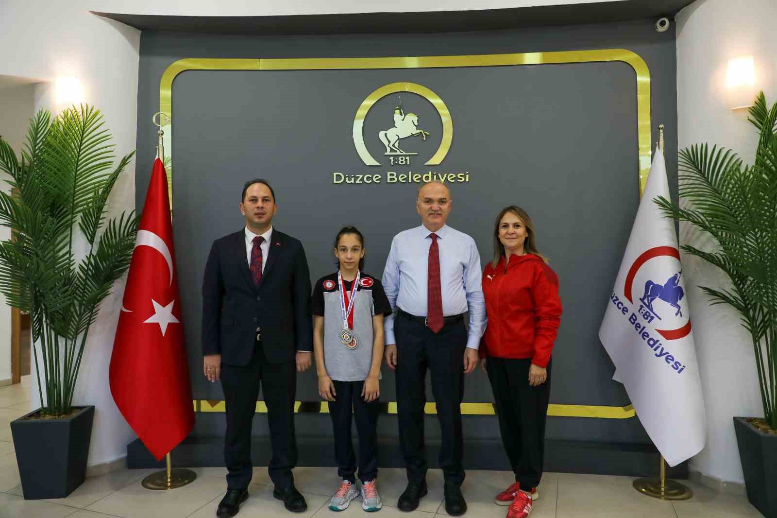 Başkan Özlü, Balkan Şampiyonu Judocu Erva Eren’i ağırladı