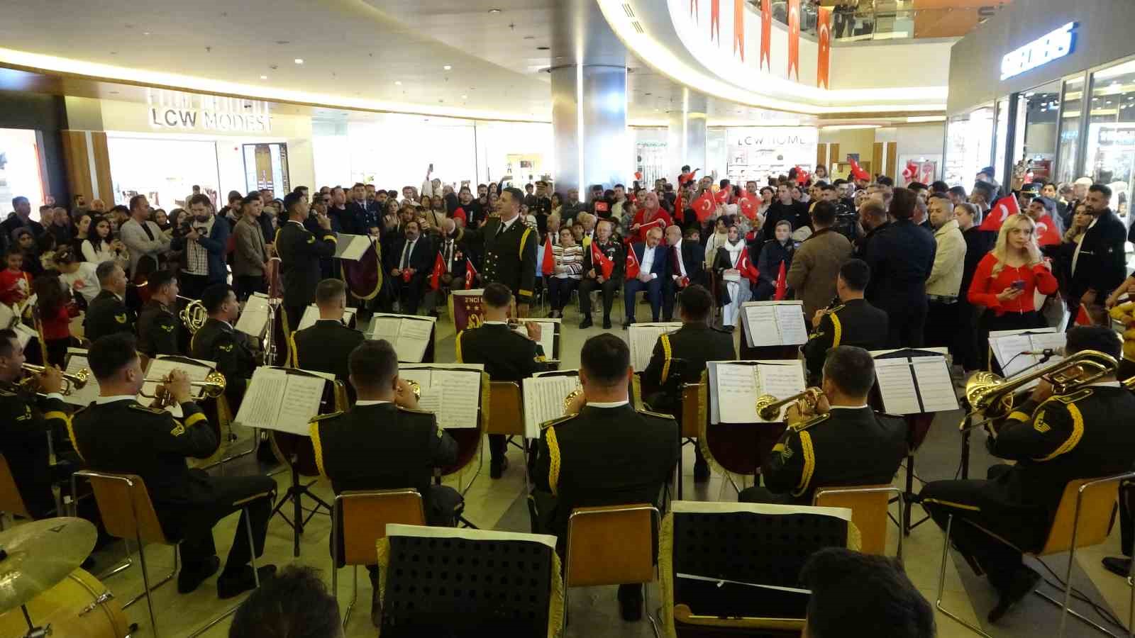 Malatya&rsquo;da 29 Ekim Cumhuriyet Bayramı coşkusu
