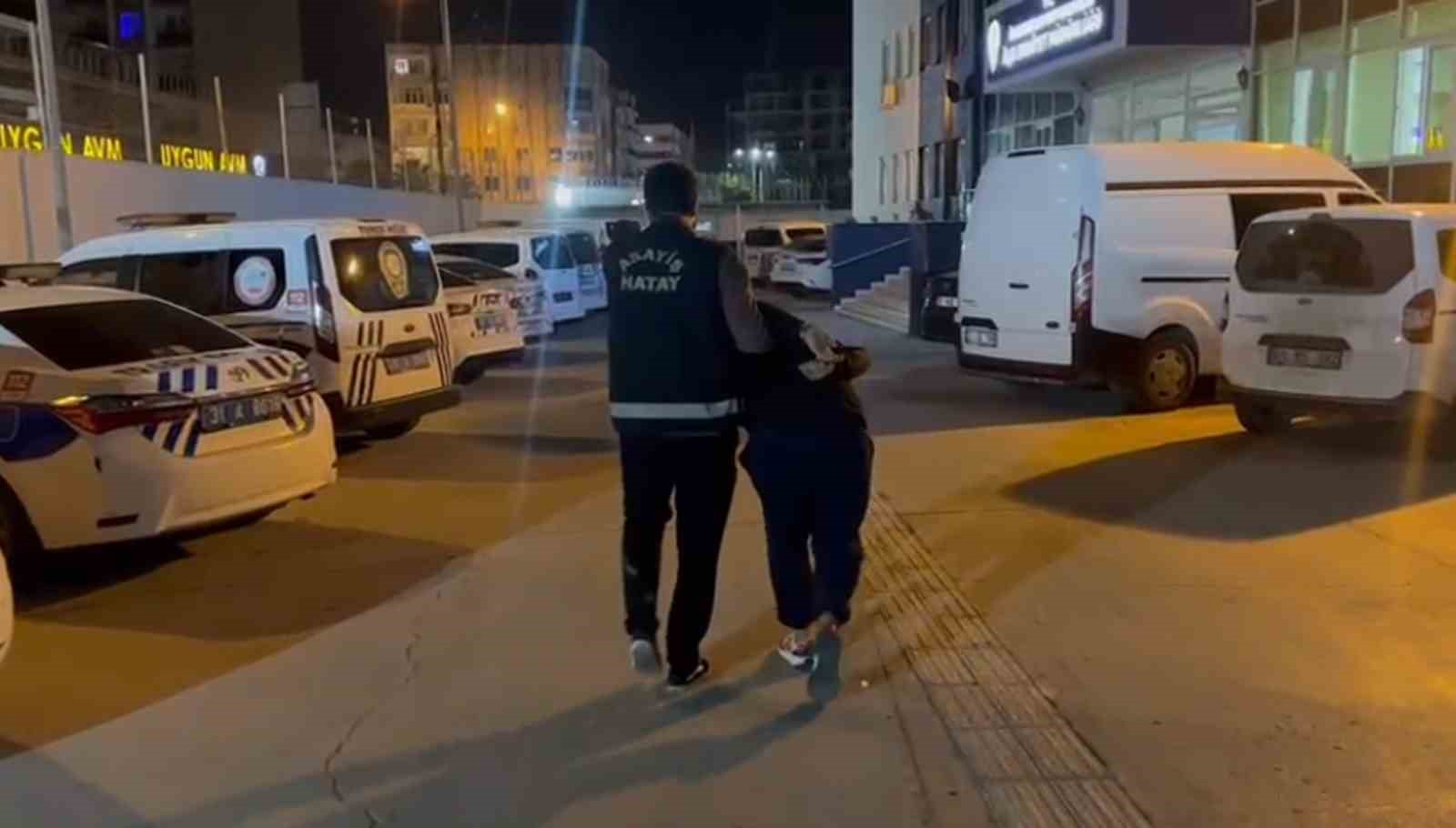 Hapis cezası ile aranan 3 şahıs İskenderun’da yakalandı
