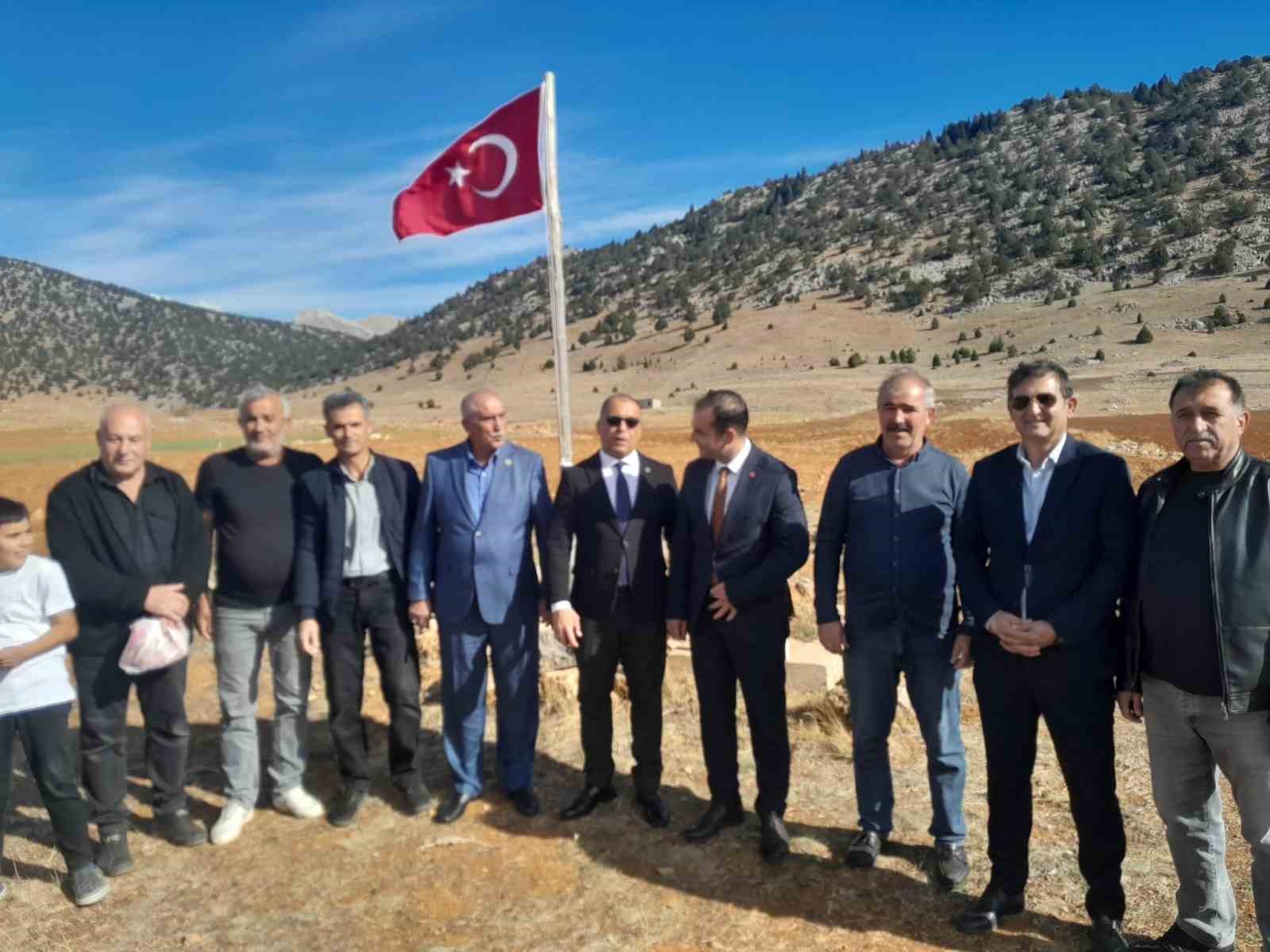 Saimbeyli’de milli mücadele şehitlerinin kabirleri yenileniyor