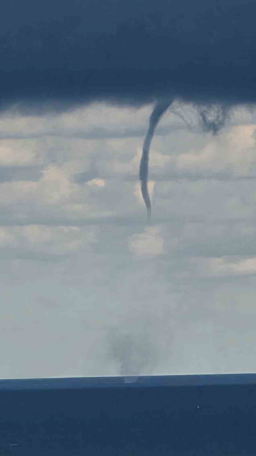 Zonguldak açıklarında art arda hortumlar görüldü