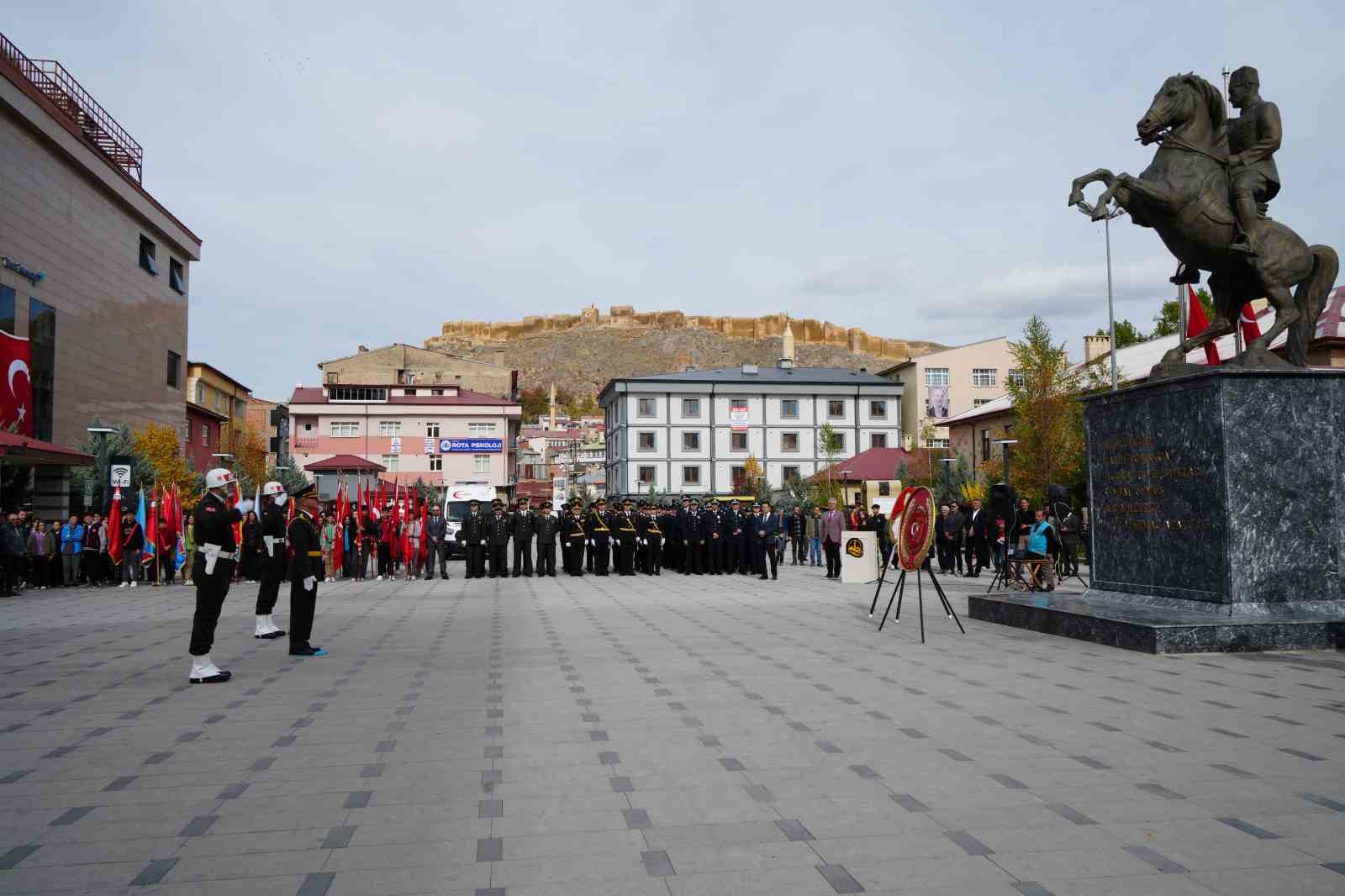 Bayburt’ta 29 Ekim kutlamaları başladı