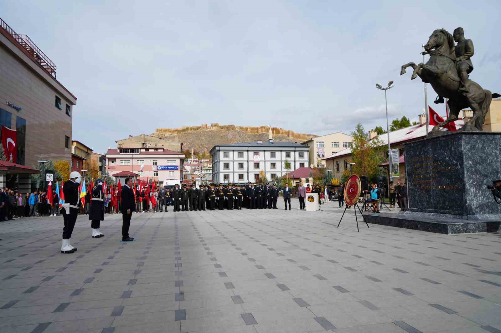 Bayburt’ta 29 Ekim kutlamaları başladı