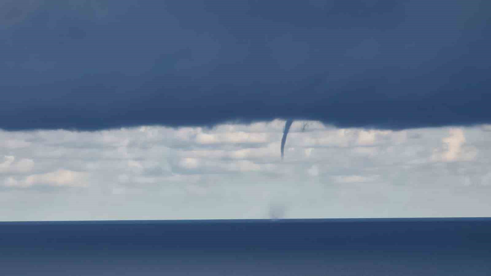 Zonguldak’ta gök kuşağı ile hortumlar ortaya çıktı