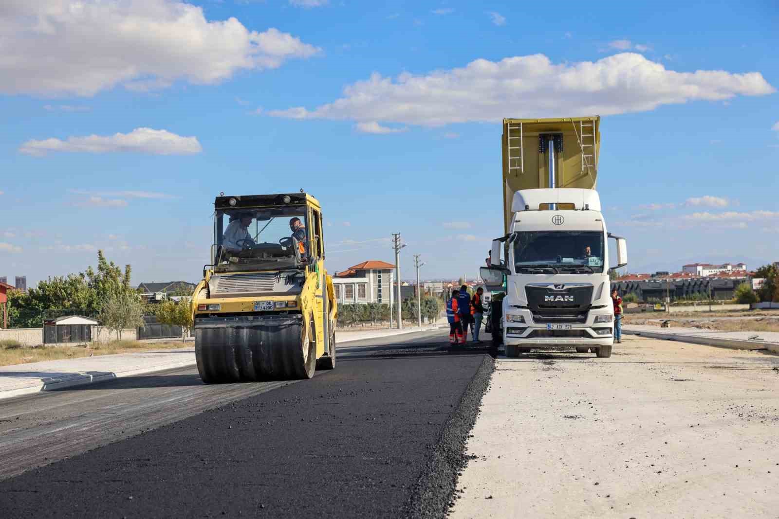 Sel&ccedil;uklu&rsquo;da 40 bin metrekarelik alanda asfalt
