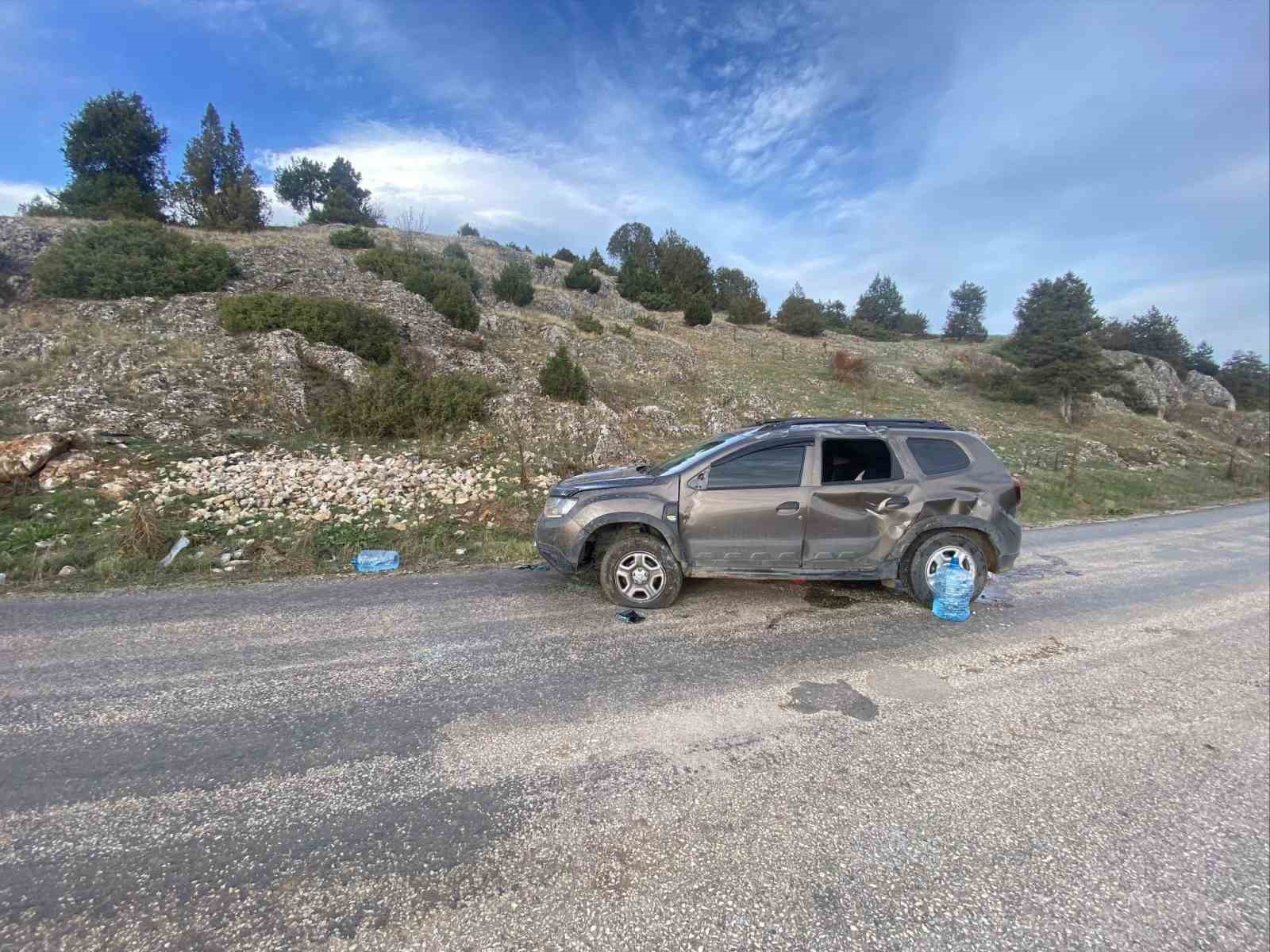 Bilecik’te takla atan araçta 2 kişi yaralandı