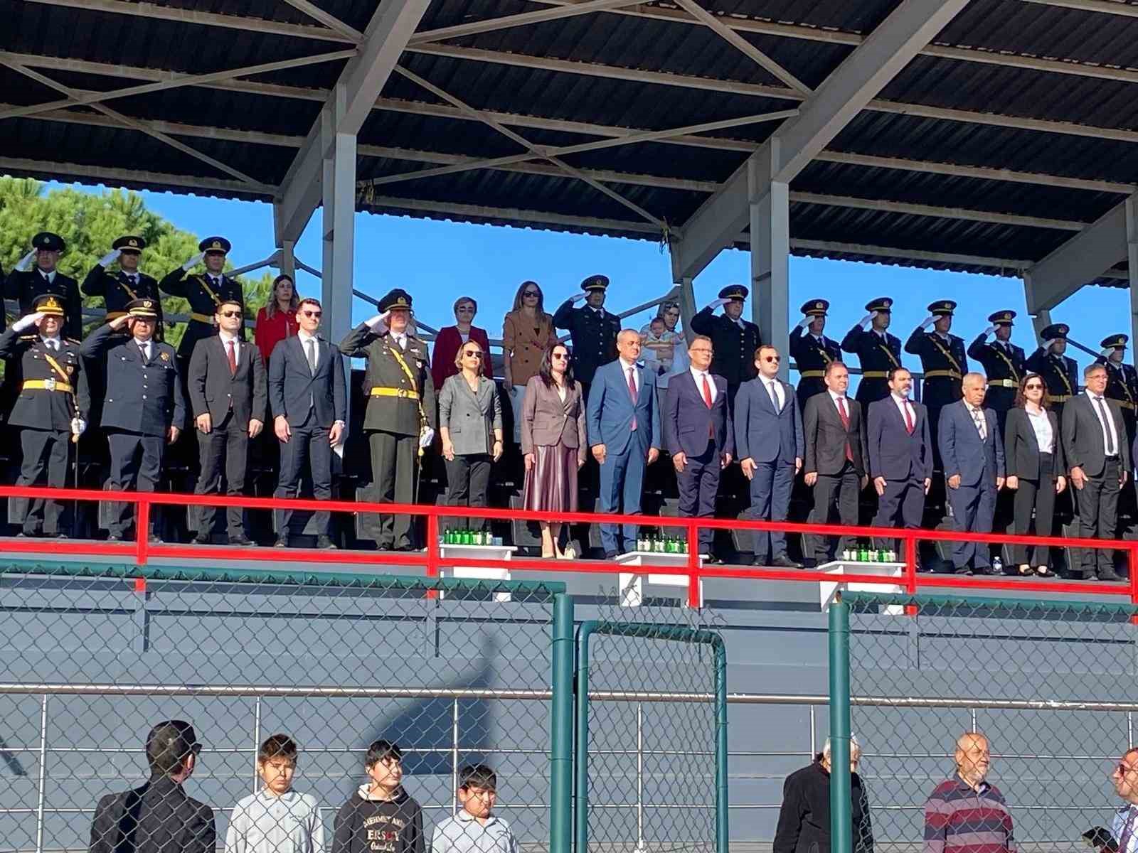 Sarıg&ouml;l ve Alaşehir&rsquo;de cumhuriyet coşkusu
