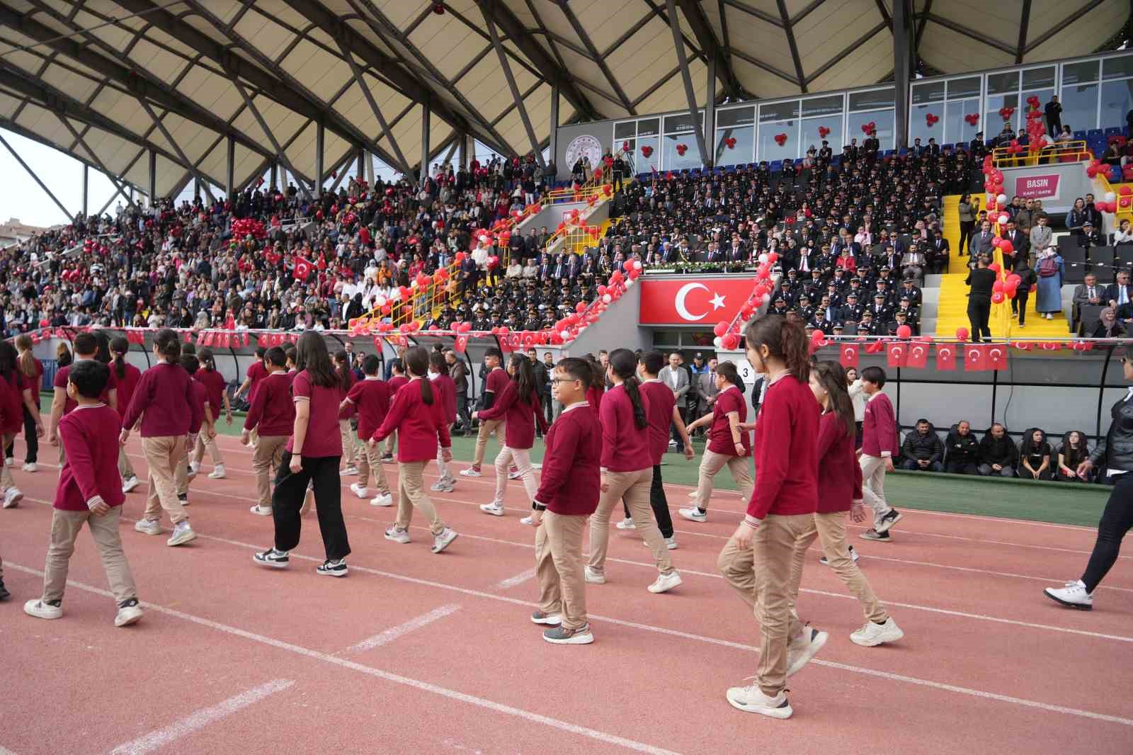 Niğde&rsquo;de Cumhuriyet&rsquo;in 102. yılı coşkuyla kutlandı
