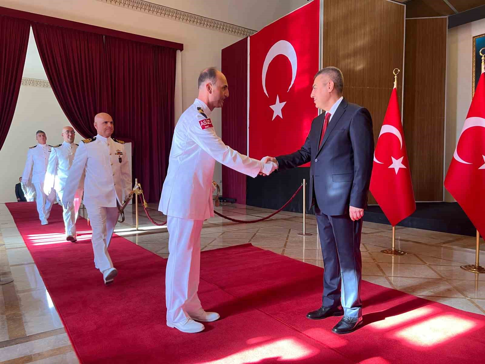 Mersinde Cumhuriyet Bayram renkli gsterilerle kutland
