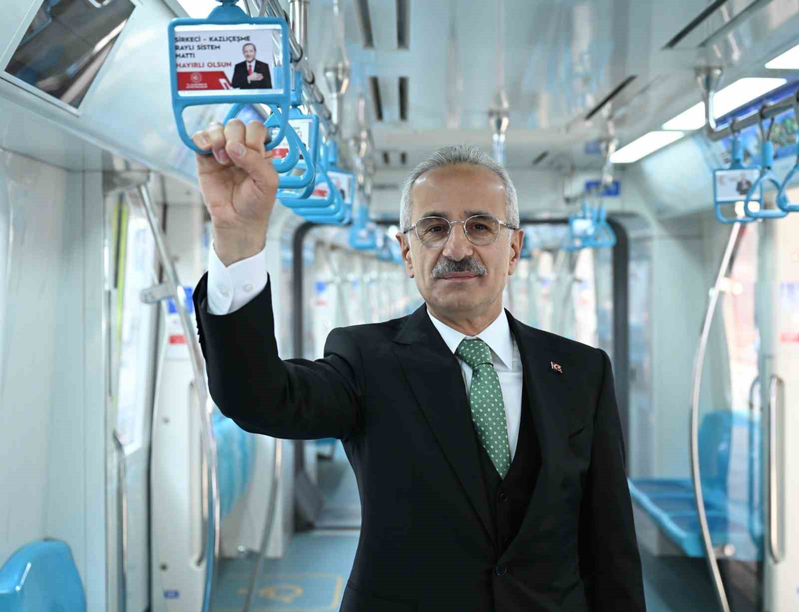 Ulaştırma ve Altyapı Bakanı Uraloğlu: "Marmaray, 12 yılda 1 milyar 430 milyon yolcuya hizmet verdi"