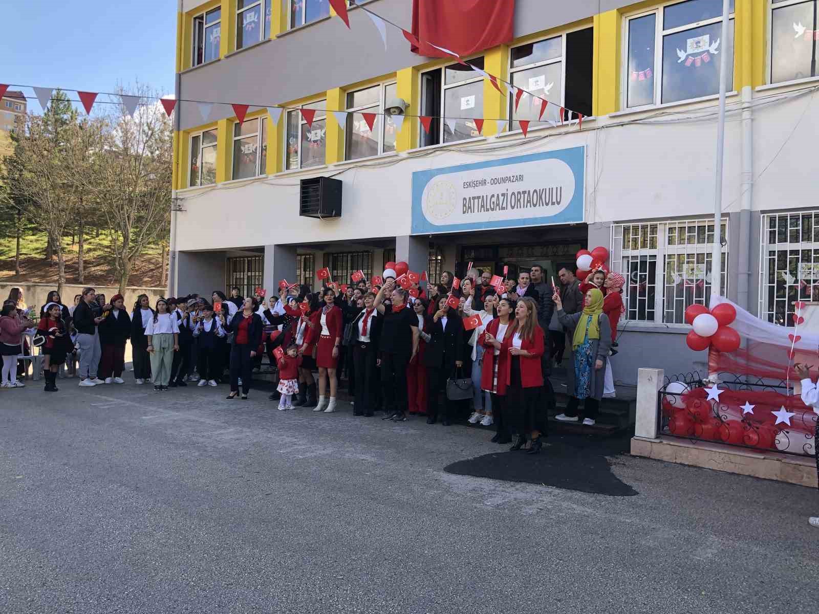 Battalgazi &ouml;ğretmenlerinden Cumhuriyet Bayramı&rsquo;na mini konser
