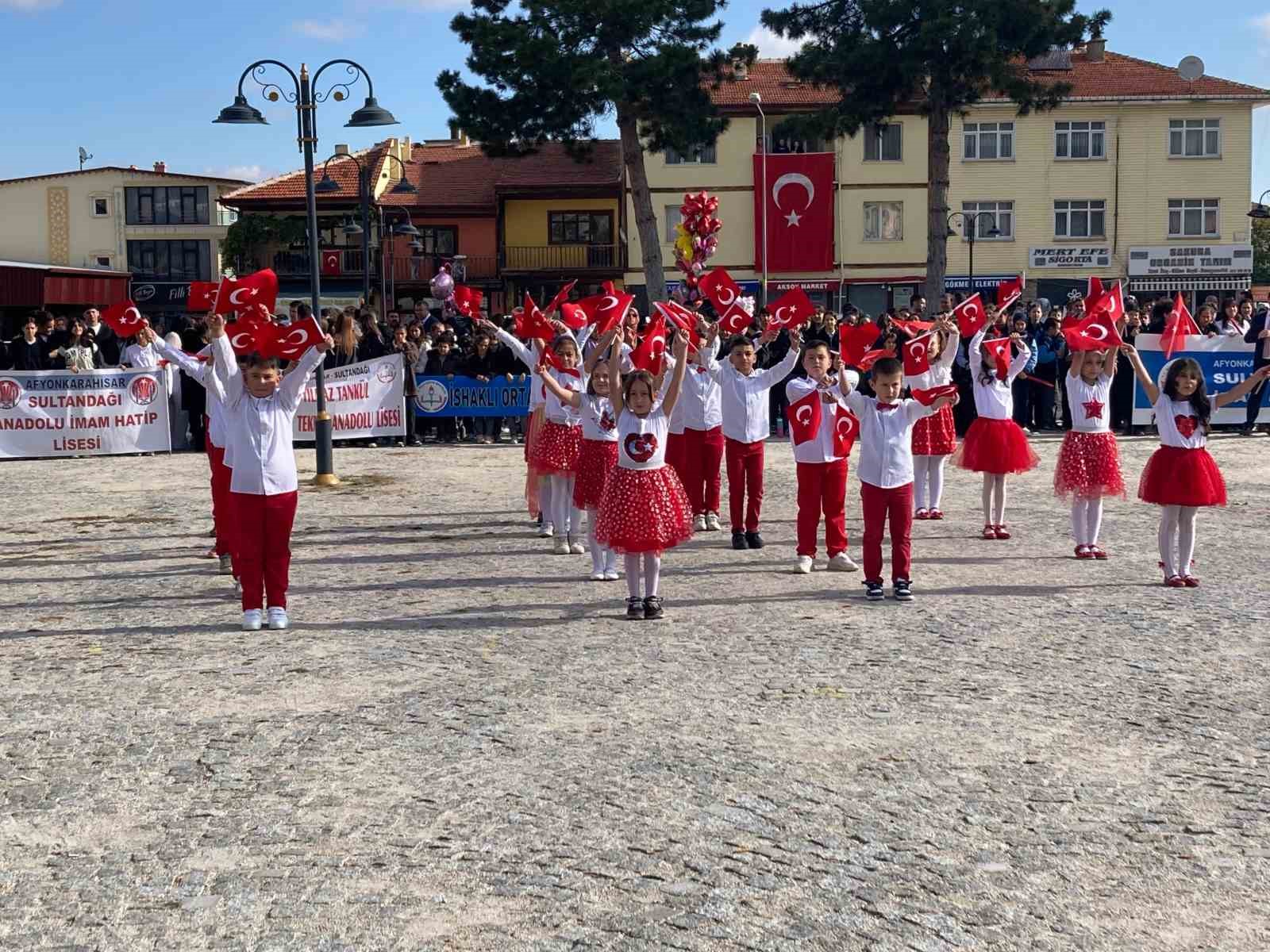 Afyonkarahisar&rsquo;ın il&ccedil;elerinde 29 Ekim Coşkusu
