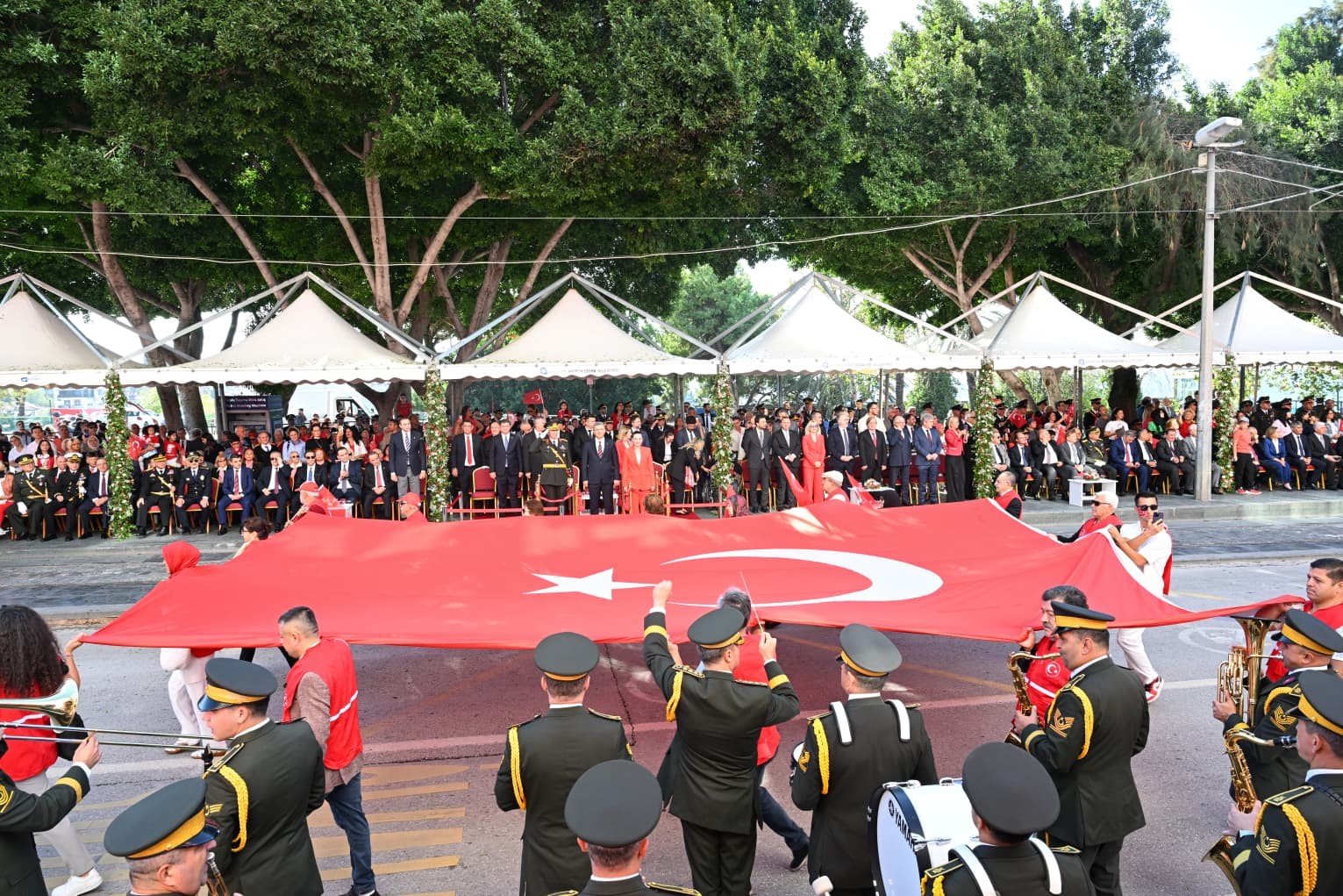 Antalya&rsquo;da Cumhuriyet&rsquo;in 102&rsquo;nci yılı kutlamaları
