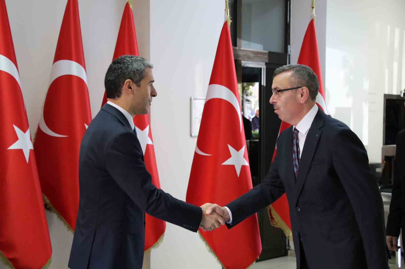 Uşak’ta Türkiye Cumhuriyetinin 102. yaşı coşkuyla kutlandı