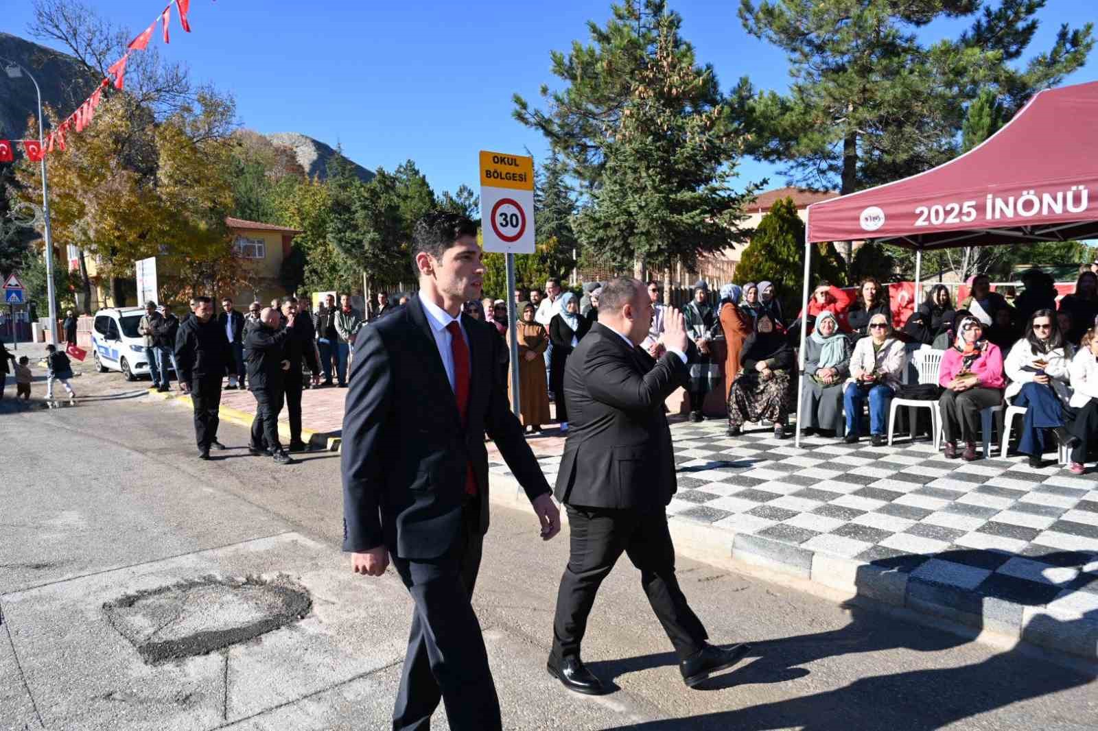 İn&ouml;n&uuml;&rsquo;de Cumhuriyet Bayramı coşkusu
