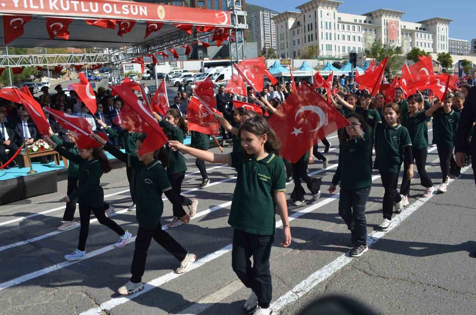 Kahramanmaraş’ta Cumhuriyet Bayramı’nın 102. yıl dönümü kutlandı