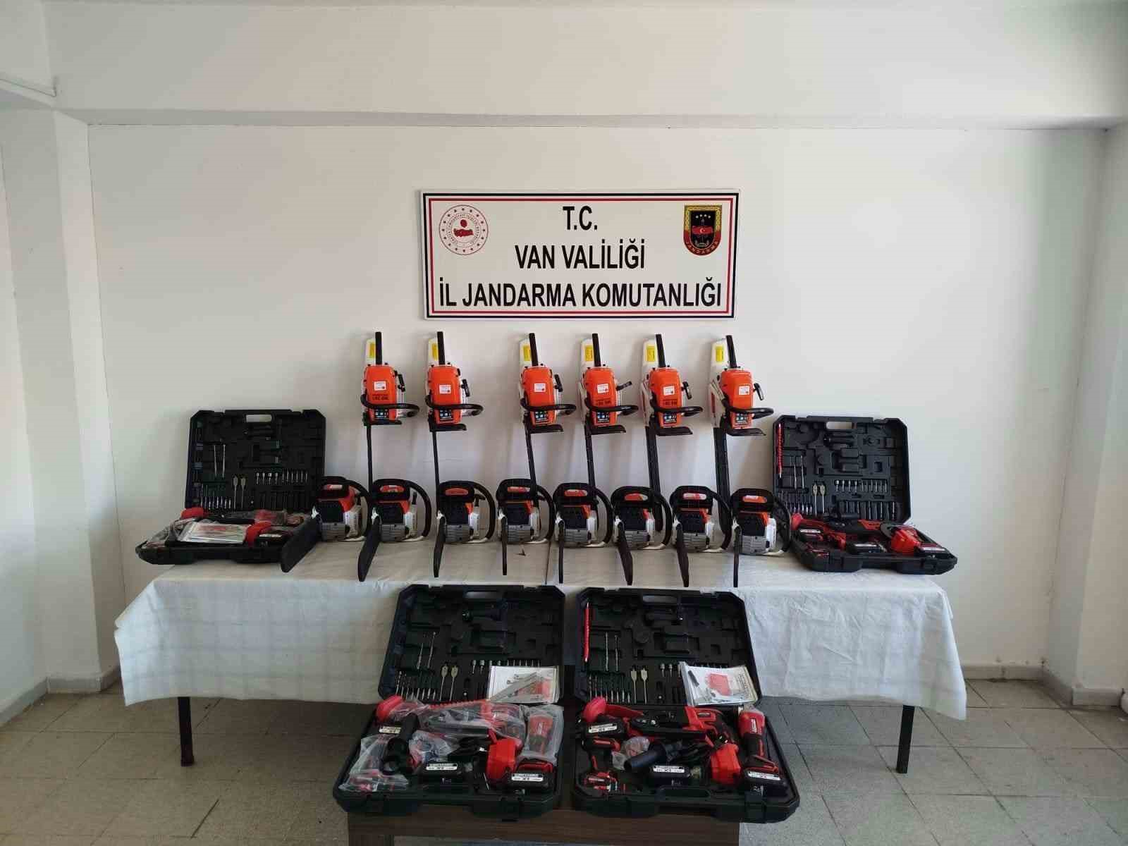 Van&rsquo;da g&uuml;mr&uuml;k ka&ccedil;ak&ccedil;ılığı operasyonu
