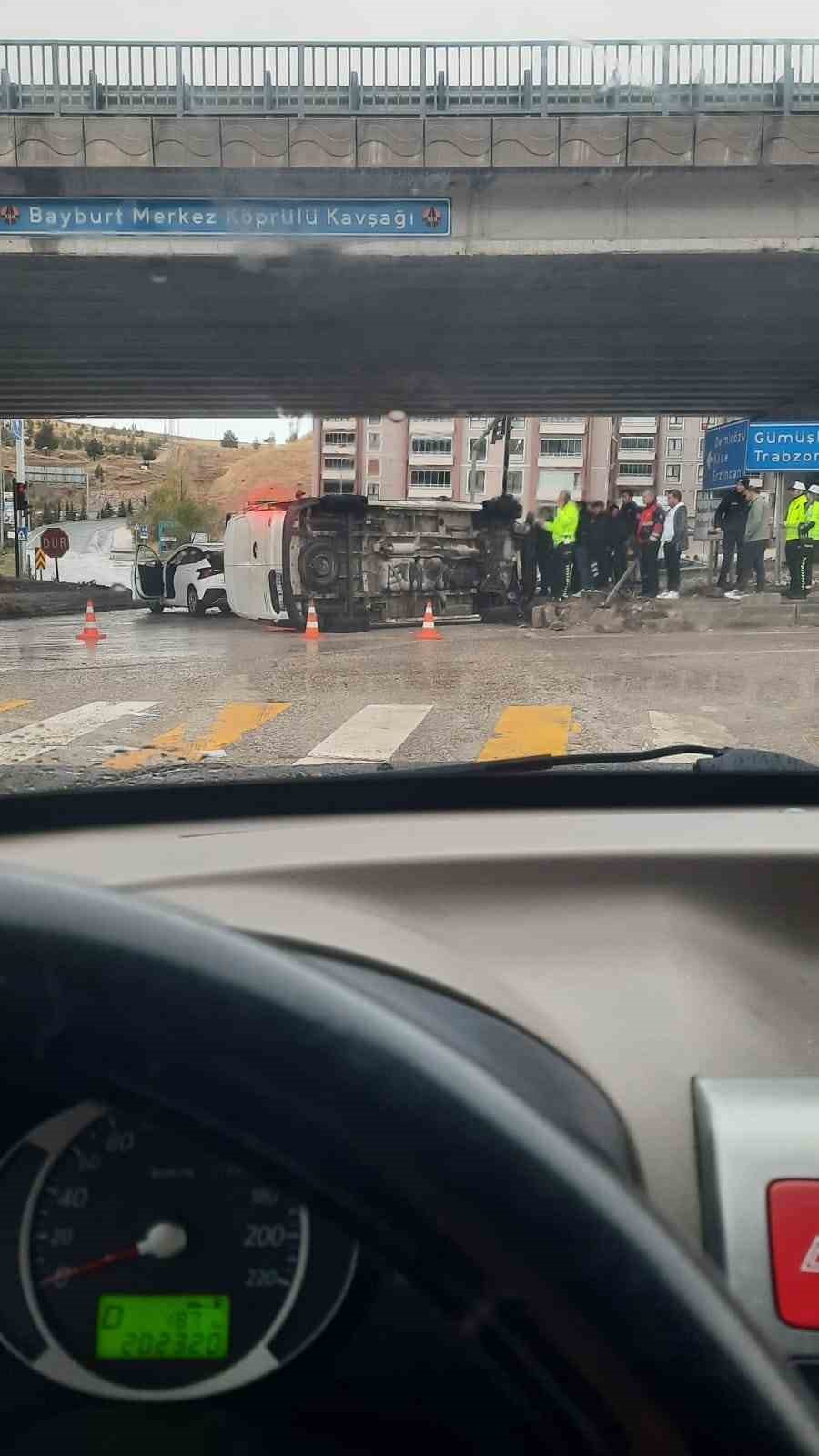 Bayburt&rsquo;ta trafik kazası: 3 yaralı
