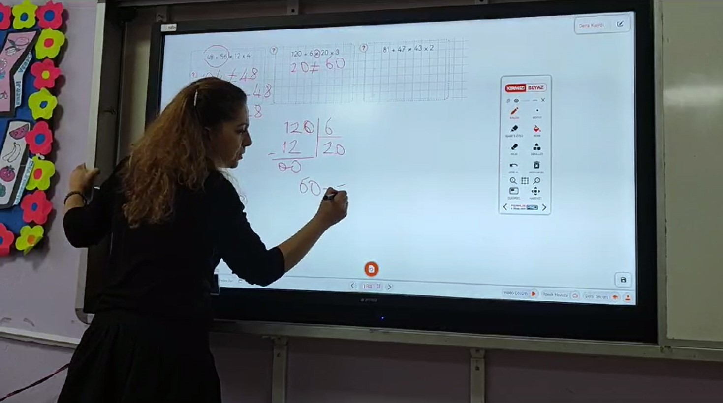 Kansere yenik düşen öğretmen için okulunda tören düzenlendi
