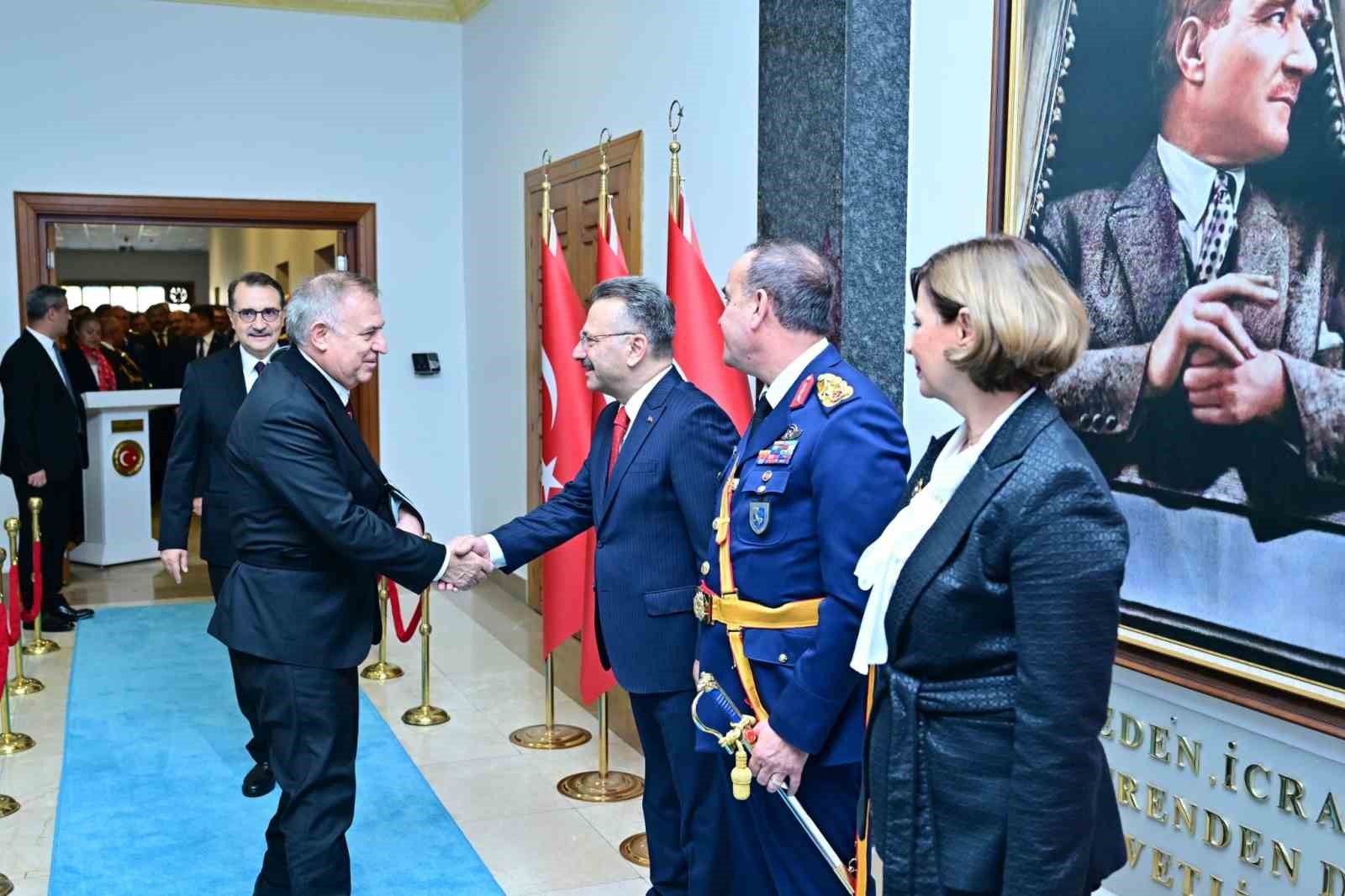 Vali H&uuml;seyin Aksoy, 29 Ekim Cumhuriyet Bayramı tebriklerini kabul etti
