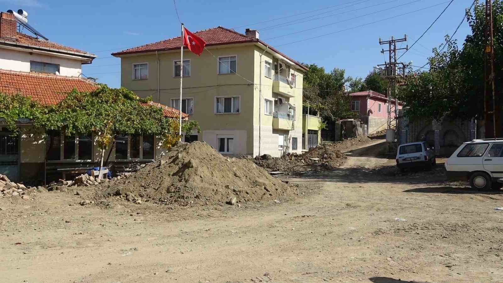 Eseler k&ouml;y&uuml;nde yıllardır s&uuml;ren sorunlar &ccedil;&ouml;z&uuml;ld&uuml;
