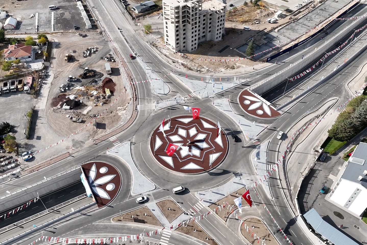 Başkan Büyükkılıç’tan ulaşımda dev proje: 29 Ekim Katlı Kavşağı hizmete açıldı