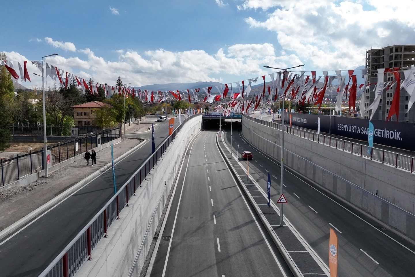 Başkan B&uuml;y&uuml;kkılı&ccedil;&rsquo;tan ulaşımda dev proje: 29 Ekim Katlı Kavşağı hizmete a&ccedil;ıldı
