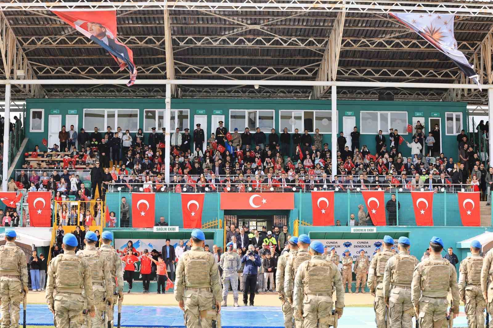 Bingöl’de Cumhuriyet Bayramı coşkuyla kutlandı