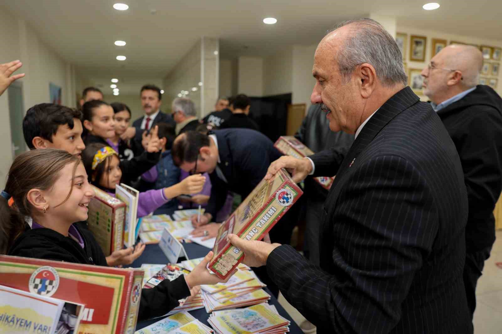 Taşköprü Belediyesi’nin geleneksel hale getirdiği ‘Çocuk Kitapları Günleri’ devam ediyor