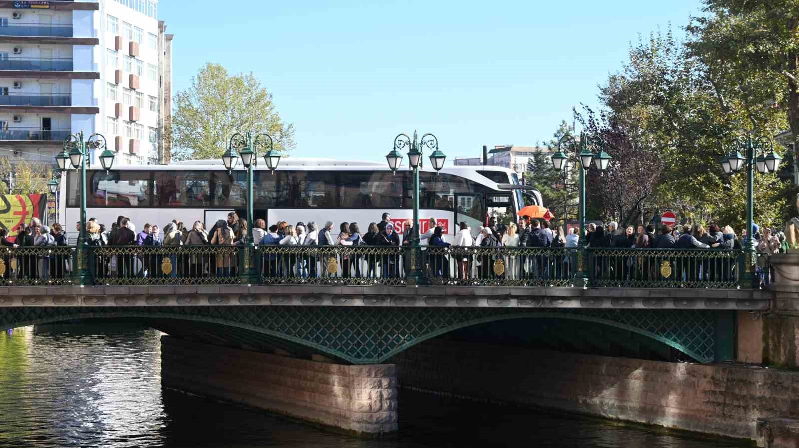 Cumhuriyet Bayramı&rsquo;nı fırsat bilen turistler Eskişehir&rsquo;e akın etti
