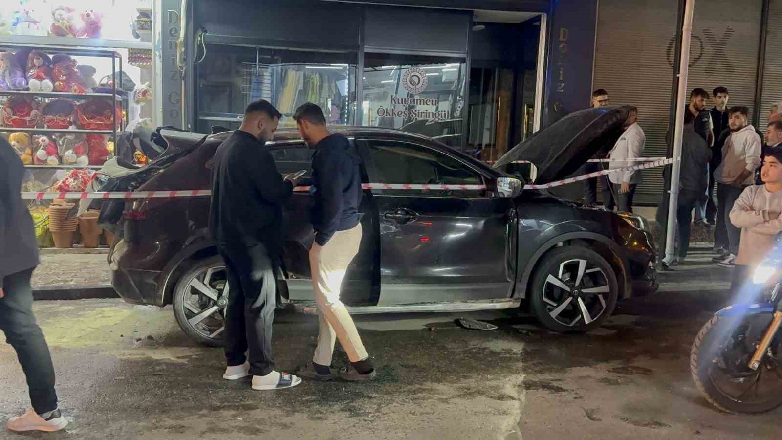 Gaziantep’te park halindeki otomobilde bulunan mutfak tüpü patladı: 1 yaralı