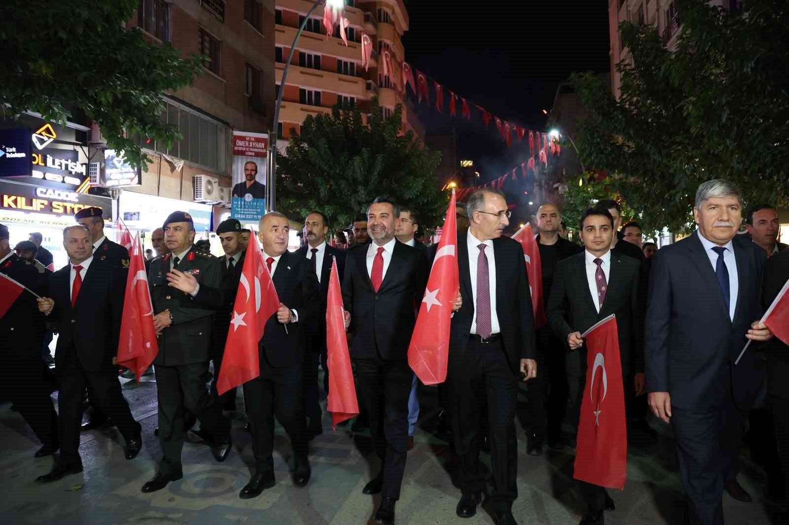 Elazığ&rsquo;da &rsquo;Fener Alayı&rsquo; y&uuml;r&uuml;y&uuml;ş&uuml;
