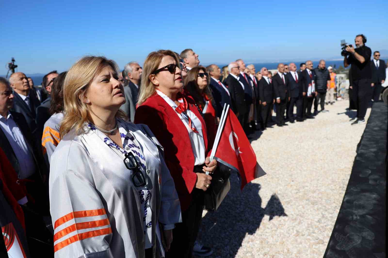 G&uuml;zelbah&ccedil;e kamp&uuml;s&uuml;nde &lsquo;Cumhuriyet&rsquo; coşkusu
