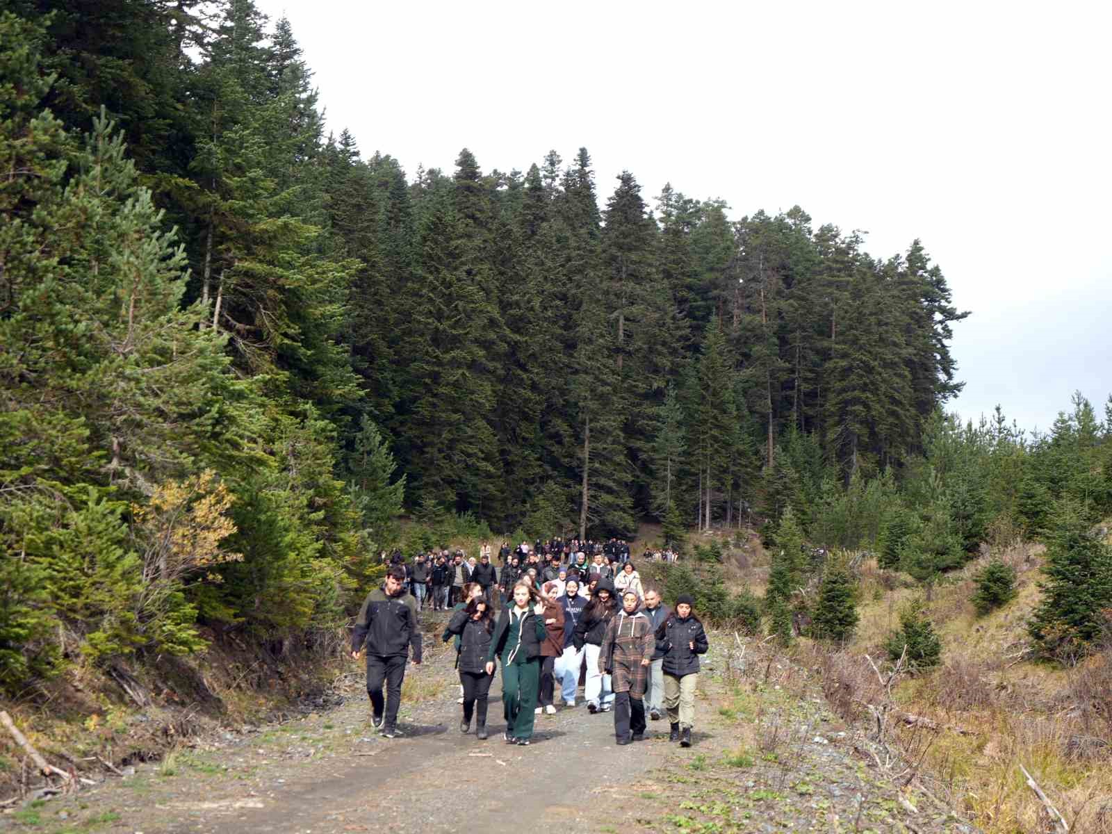 Eşsiz manzaraya sahip yaylada Cumhuriyet Bayramı coşkusu