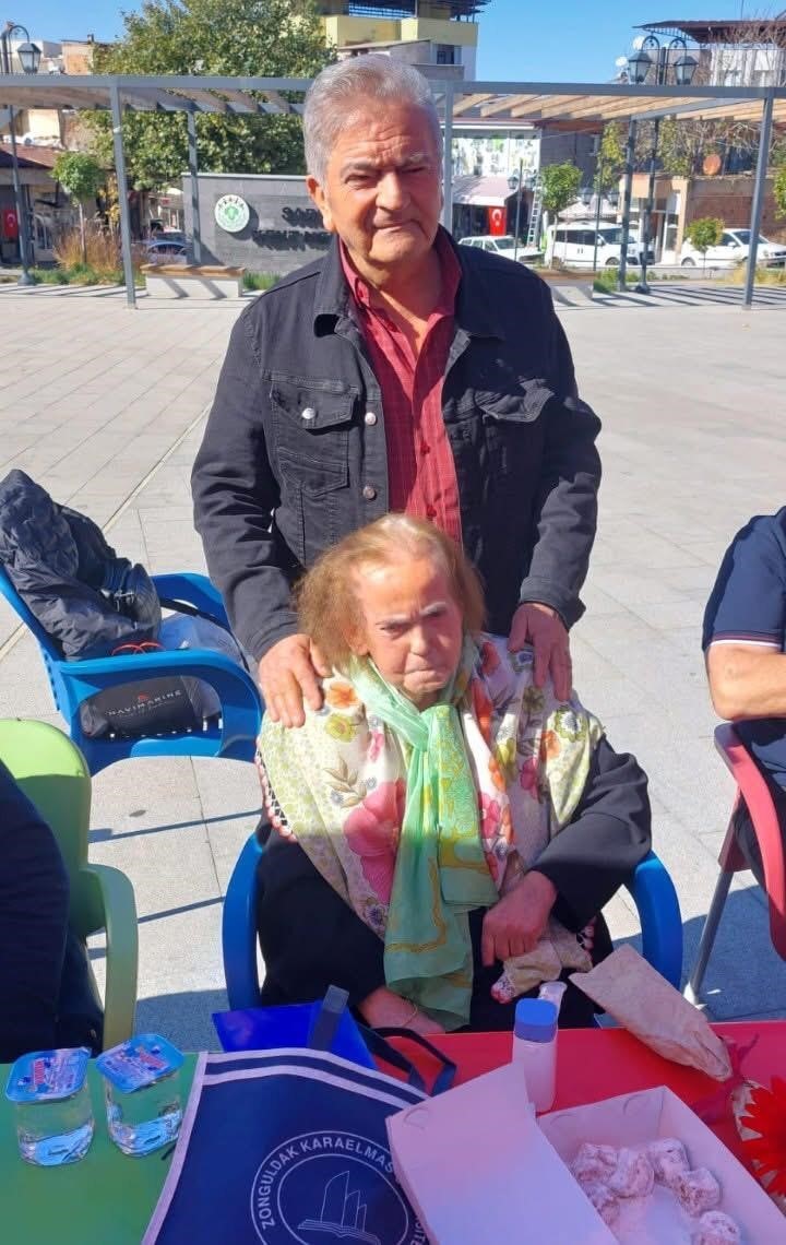 57 yıl sonra ilkokul &ouml;ğretmenleriyle buluştular
