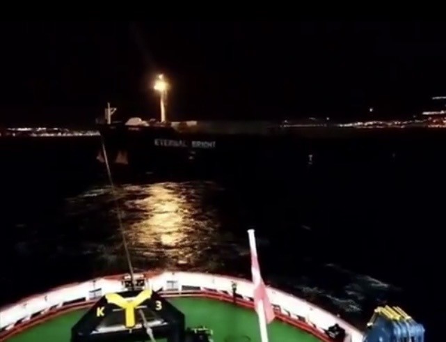 Çanakkale Boğazı’ndan geçen kuru yük gemisi makine arızası yaptı