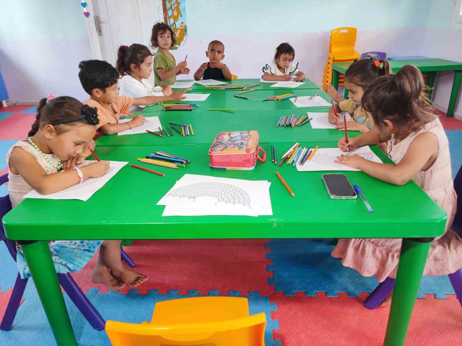 Tarım işçilerinin çocuklarına konteyner sınıfta eğitim