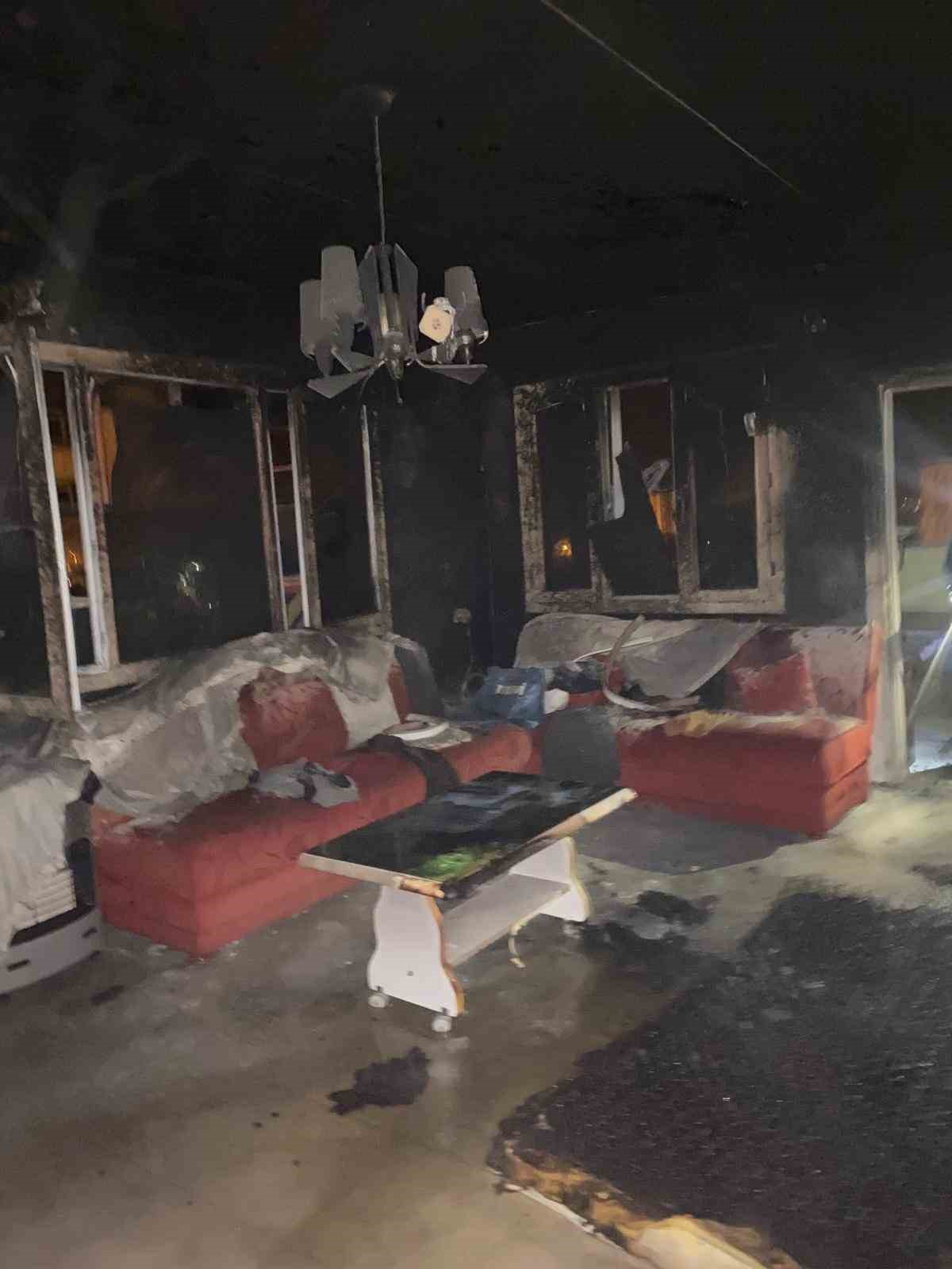 Osmaniye’de evde çıkan yangında 1 kişi dumandan etkilendi