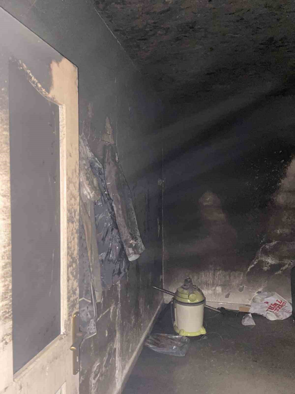 Osmaniye’de evde çıkan yangında 1 kişi dumandan etkilendi