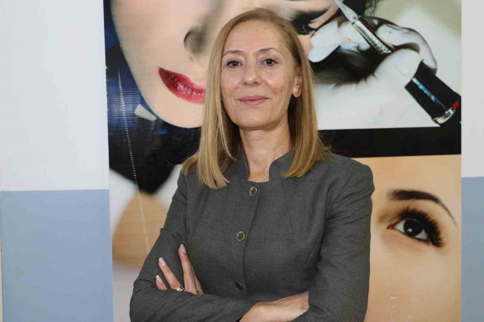 Bu lisede &ouml;ğrenciler hem meslek &ouml;ğreniyor hem para kazanıyor
