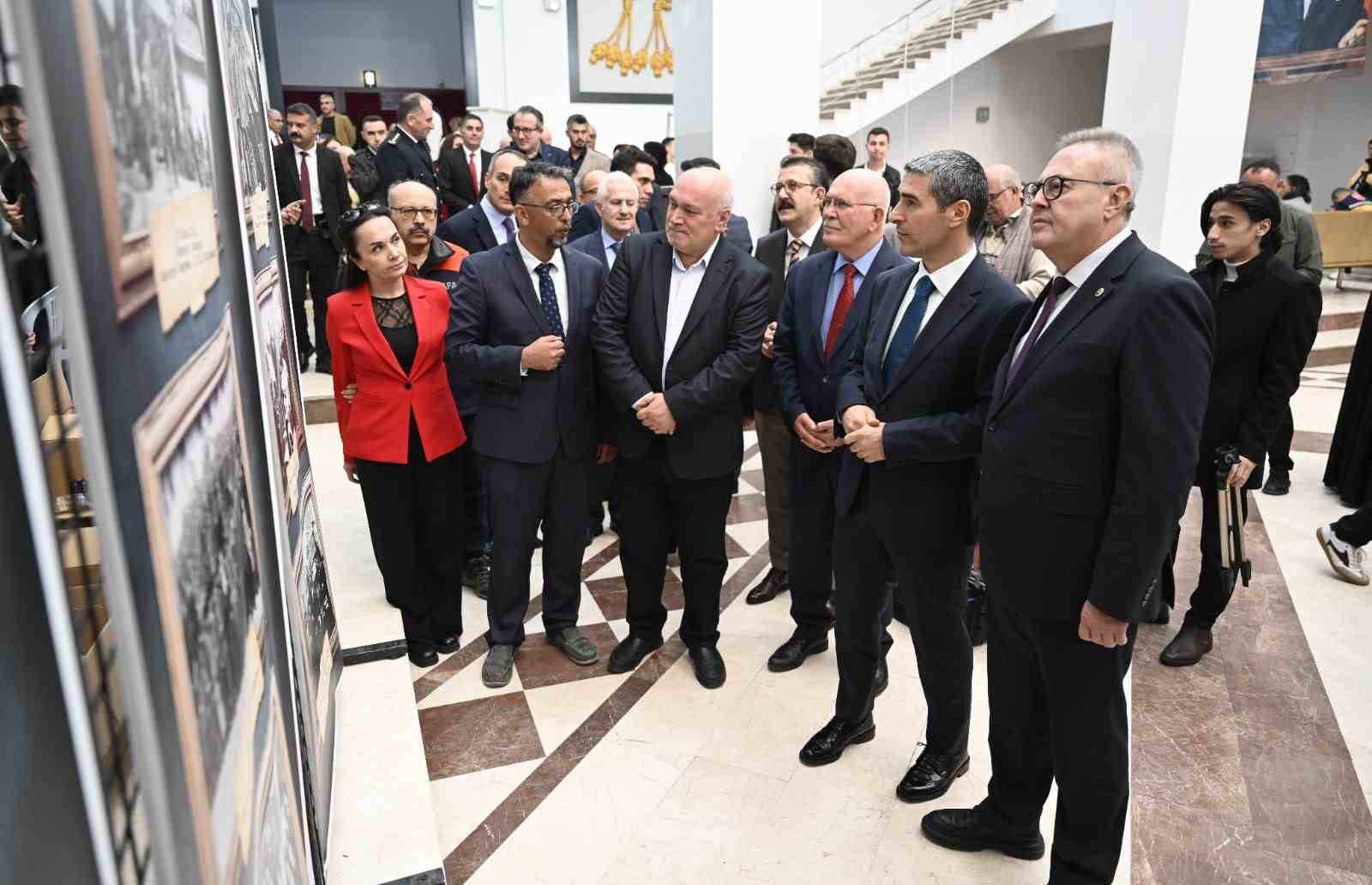 Uşak Üniversitesinden ‘Tarihte Türkler ve Türkiye Cumhuriyeti’ paneli