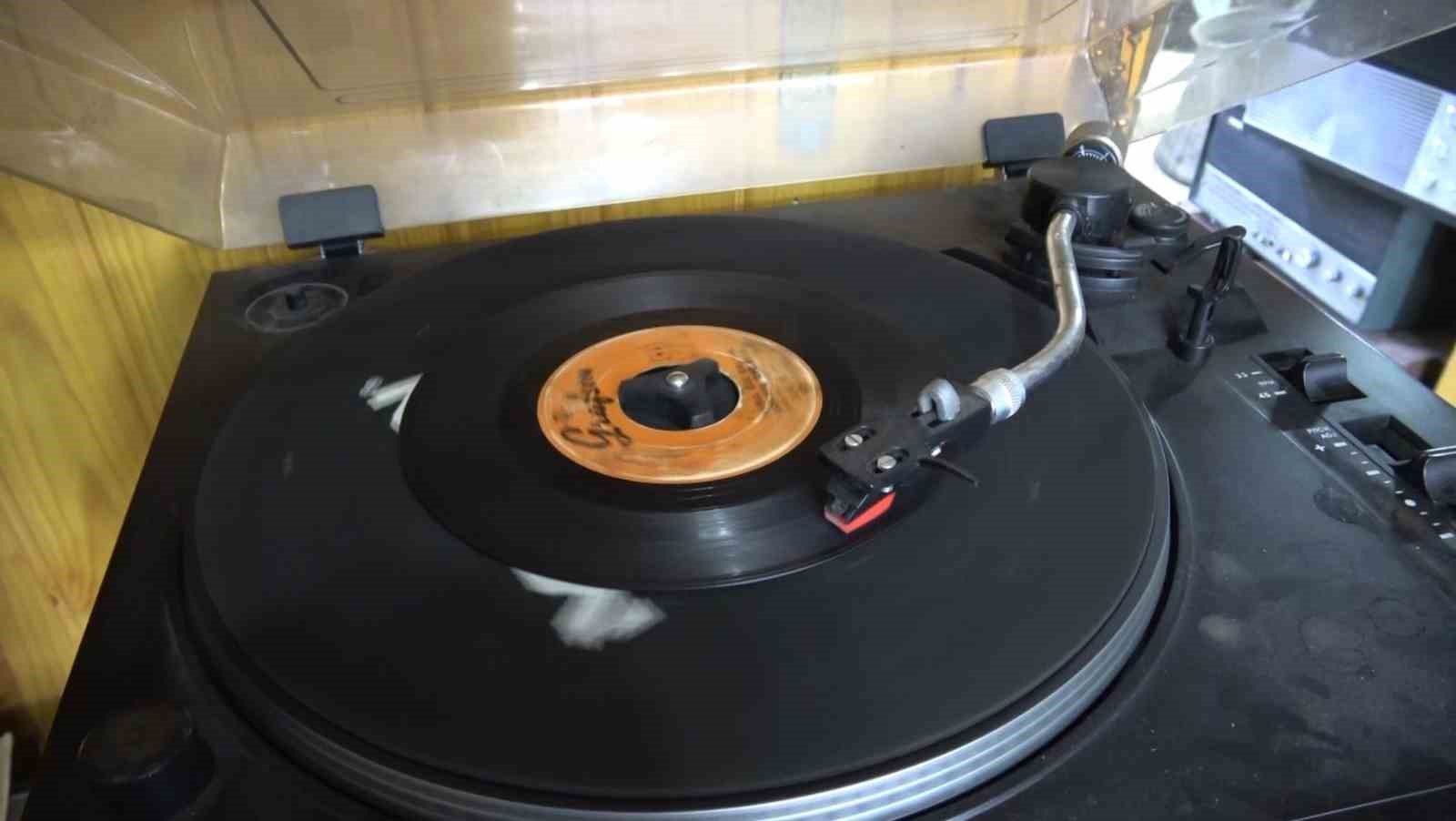 İnsanlar nostaljik müziğe yönelince plak satışları arttı
