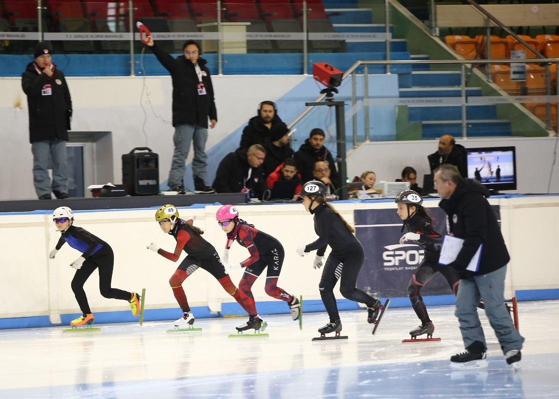 Buzda s&uuml;rat heyecanı başlıyor
