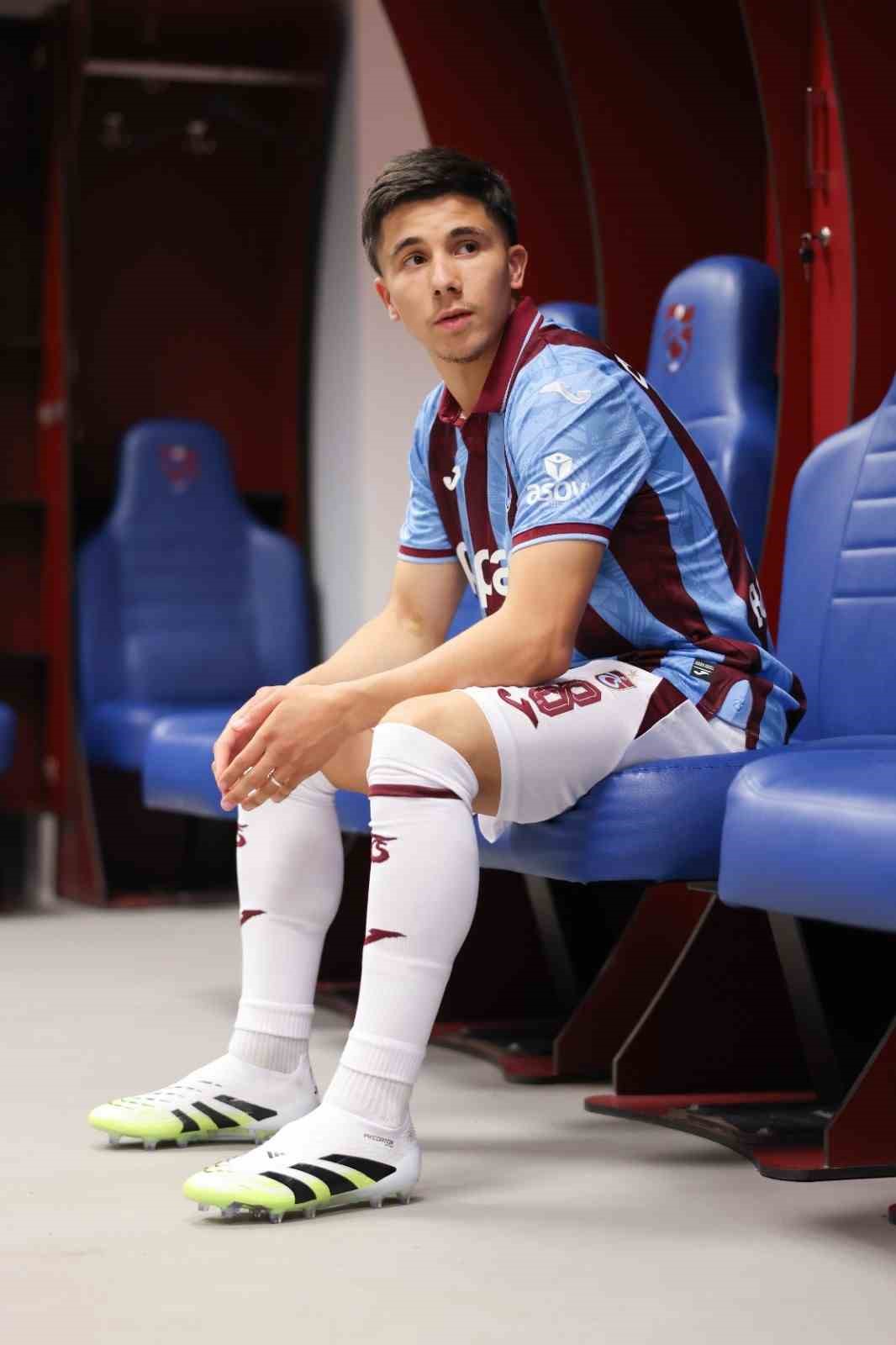 Bouchouari: "Bir futbolcunun yaşayabileceği en güzel şey futbol oynamaktır"
